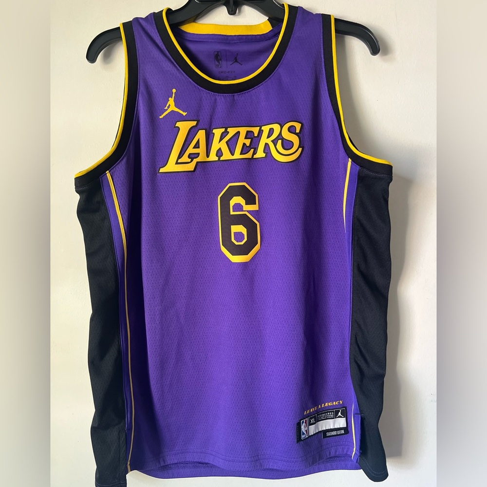 NBA LeBron Purple and Yellow Lakers Swingman Statement Jersey